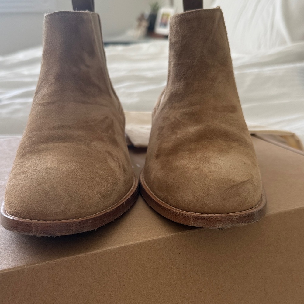 Jenni Kayne Camel Suede Chelsea Boots- like new - Picture 2 of 5